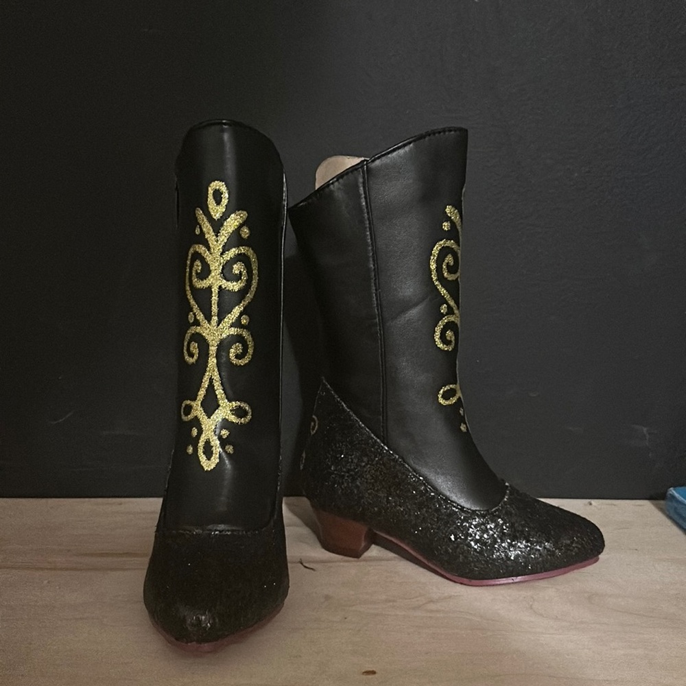 Princess Anna boots (Frozen) NWOT